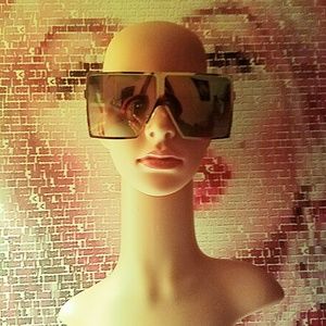 New Metal Oversized Square Frame Sunglasses.